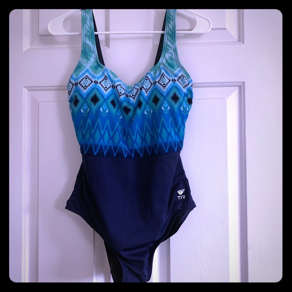 Diamond pattern one piece bathing suit